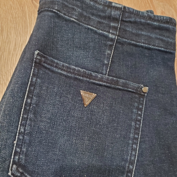 Guess Extra High Jeans - Picture 6 of 9